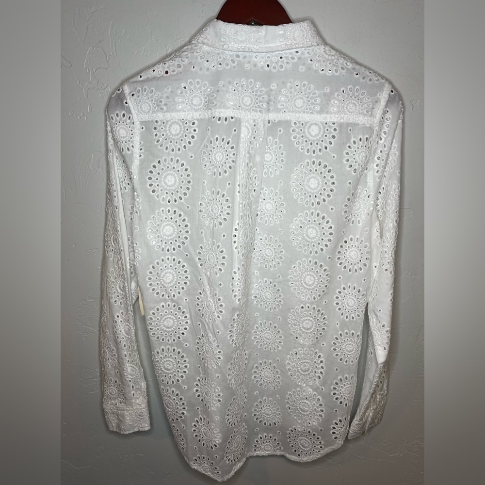 NWT ON 34th Bright White Eyelet Women's Casual Shirt Small - Picture 9 of 10